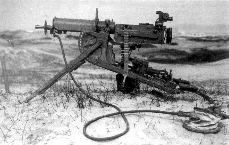 Mitraliera germană MG 08, adaptată după cea a lui Hiram S. Maxim
