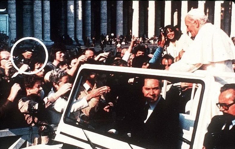 Tentativa de asasinare a Papei Ioan Paul al II-lea