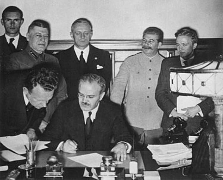 Semnarea pactului de neagresiune sovieto-german