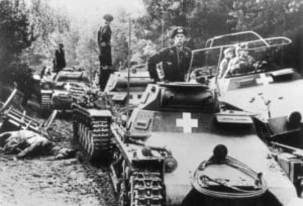 Tancuri germane intrând în Polonia
